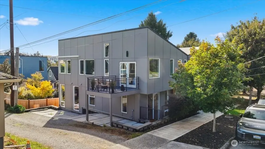 3915 SW Genesee Street, Seattle, WA 98116 - #2