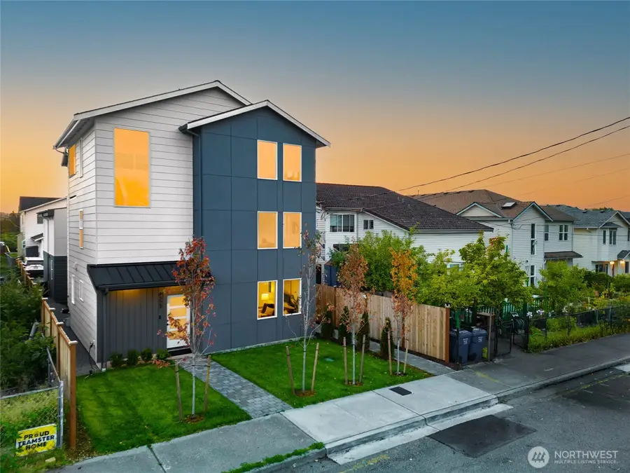 9323 Marcus Avenue S, Seattle, WA 98118 - #2