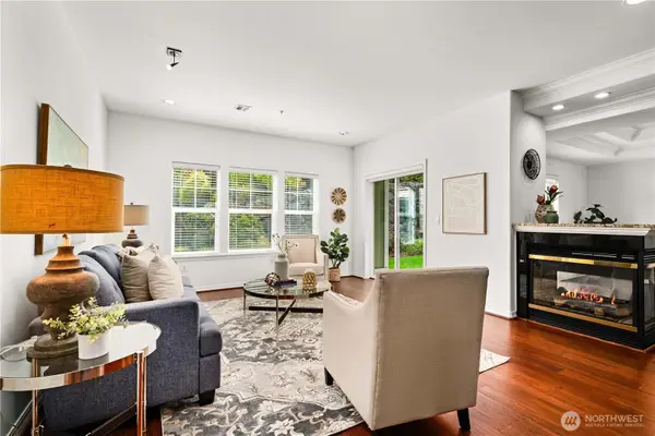 4406 Providence Point Place Se #101, Issaquah, WA 98029