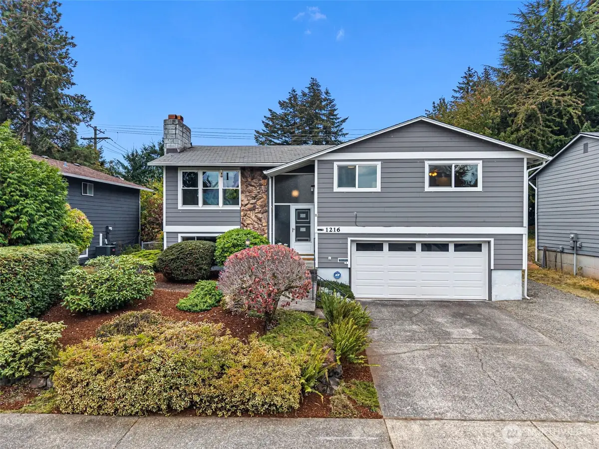 1216 N Woodlawn Street, Tacoma, WA 98406 - #1