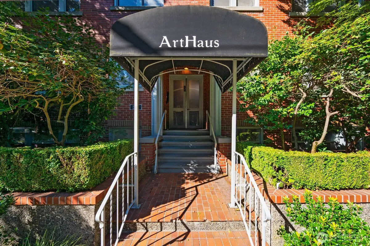 735 Federal Avenue E #5, Seattle, WA 98102 - #1