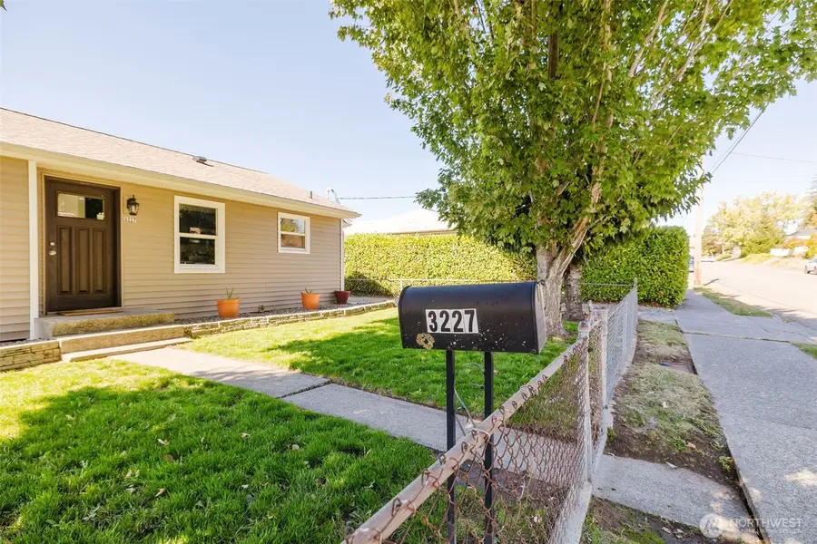 3227 Solie Avenue, Bremerton, WA 98310 - #2
