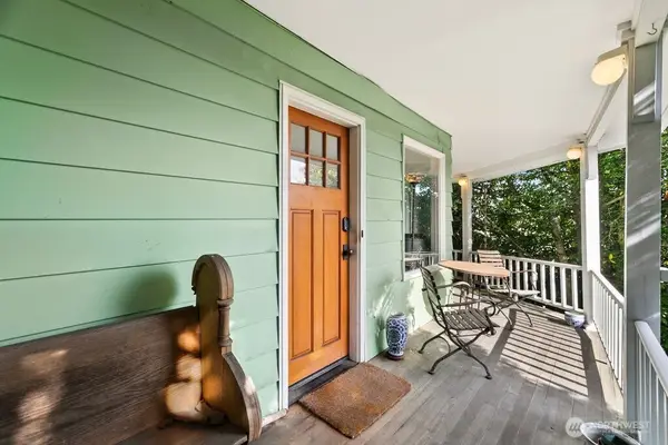 2112 NE 55th Street, Seattle, WA 98105