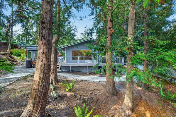 611 Wanapum Drive, La Conner, WA 98257