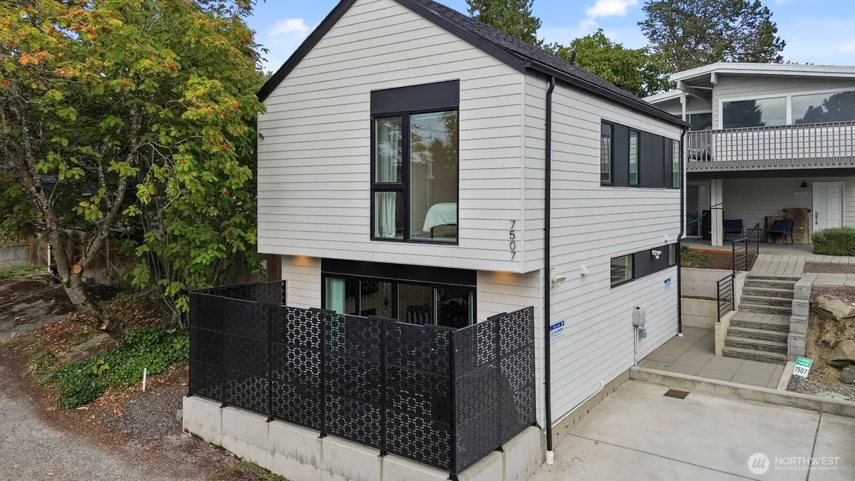 7507 Latona Avenue Ne, Seattle, WA 98115 - #1