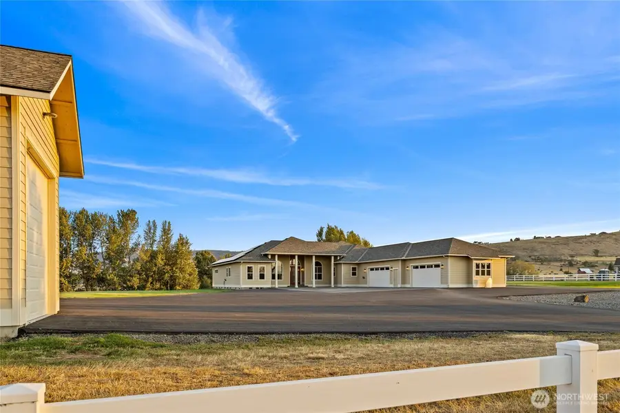 240 Majestic Heights Drive, Ellensburg, WA 98926 - #2