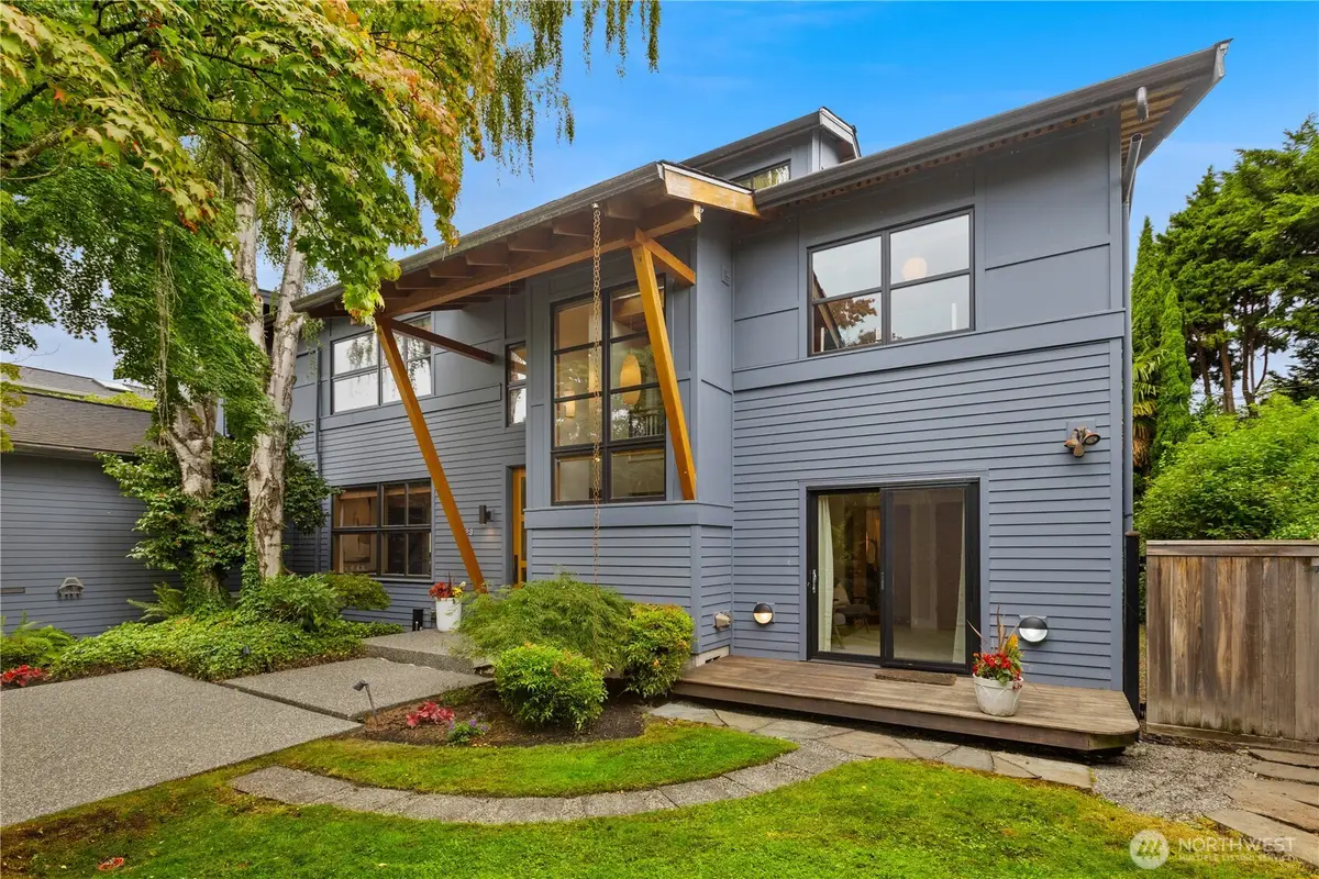 2223 39th Avenue E, Seattle, WA 98112 - #1