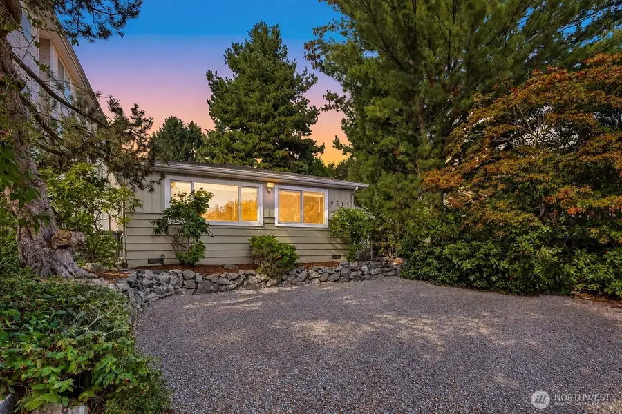 9515 Linden Avenue N, Seattle, WA 98103 - #2