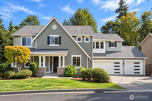 208 107th Place Se, Bellevue, WA 98004