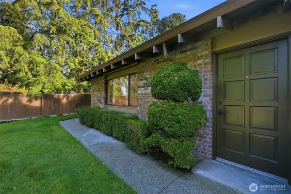 2802 Garden Court #A, Steilacoom, WA 98388