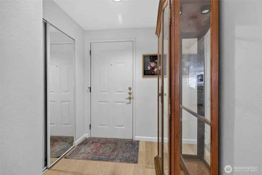 2125 California Avenue Sw #302, Seattle, WA 98116 - #3