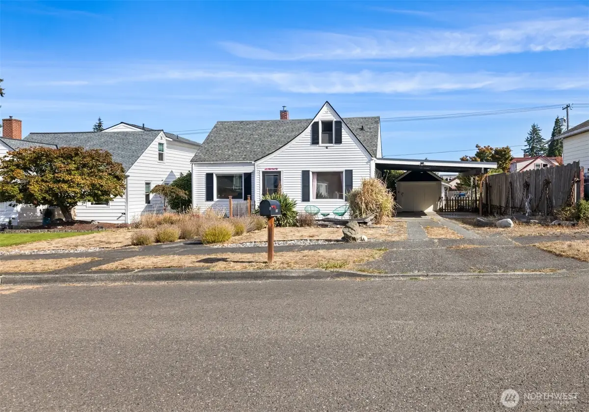 1227 E 4th Street, Port Angeles, WA 98362 - #1
