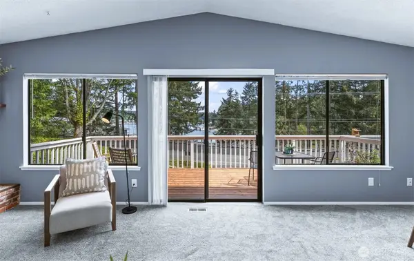 289 North Shore Boulevard, Fox Island, WA 98333