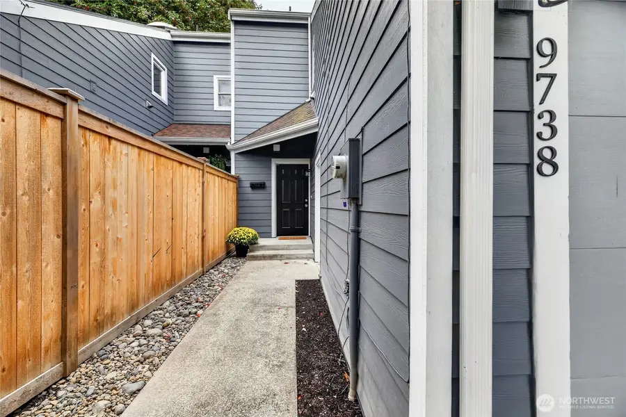 9738 Ashworth Avenue N, Seattle, WA 98103 - #3