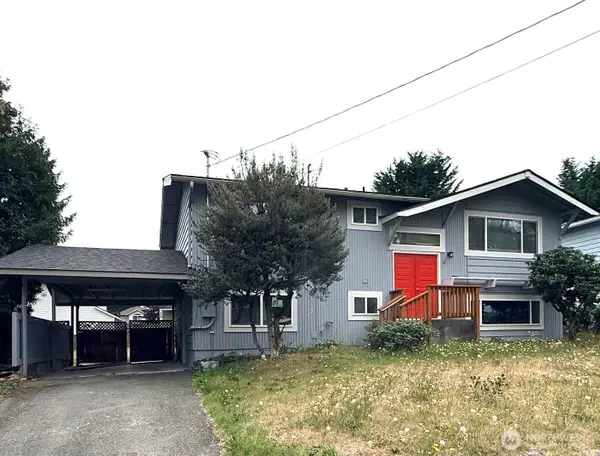 2832 205th Street Sw, Lynnwood, WA 98036
