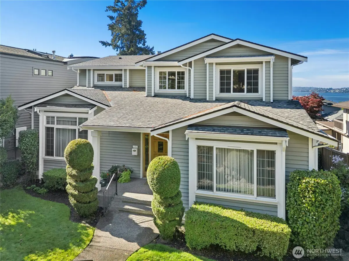 305 8th Avenue W, Kirkland, WA 98033 - #1