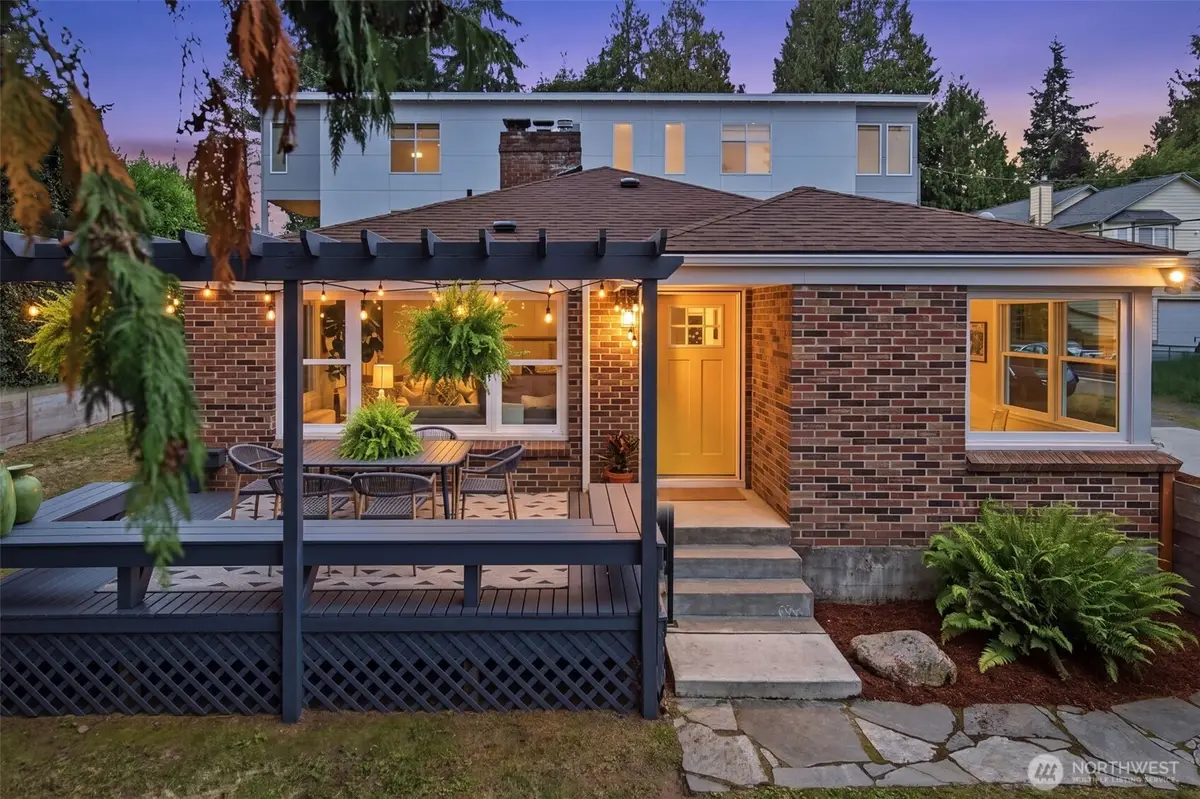 10735 Densmore Avenue N, Seattle, WA 98133 - #1