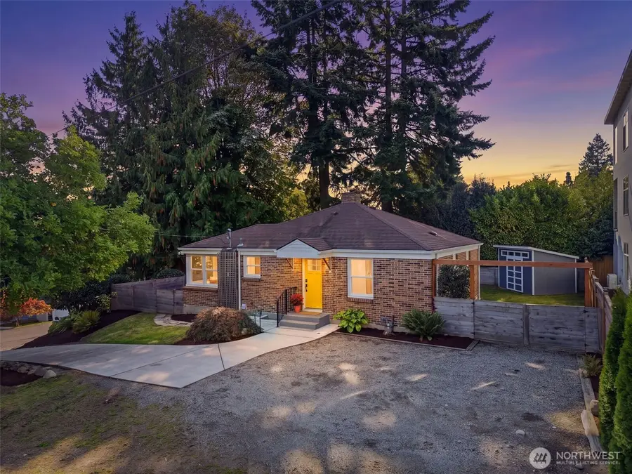 10735 Densmore Avenue N, Seattle, WA 98133 - #2