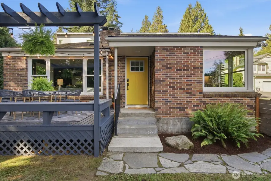 10735 Densmore Avenue N, Seattle, WA 98133 - #3