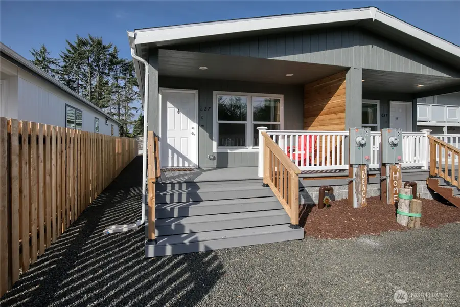 627 Sunset Avenue Ne, Ocean Shores, WA 98569 - #2