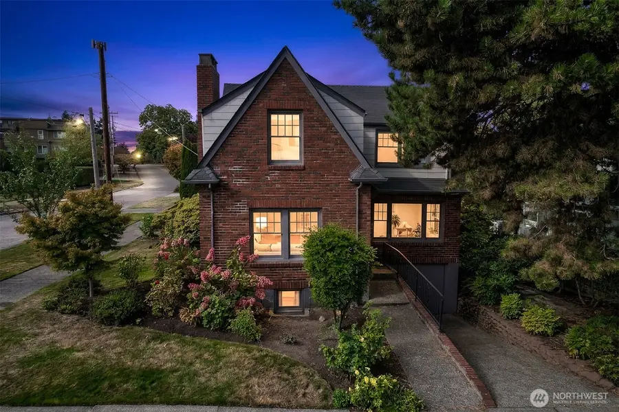 1443 Palm Avenue Sw, Seattle, WA 98116 - #3