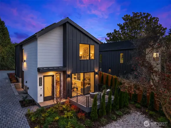 2534 30th Avenue W, Seattle, WA 98199