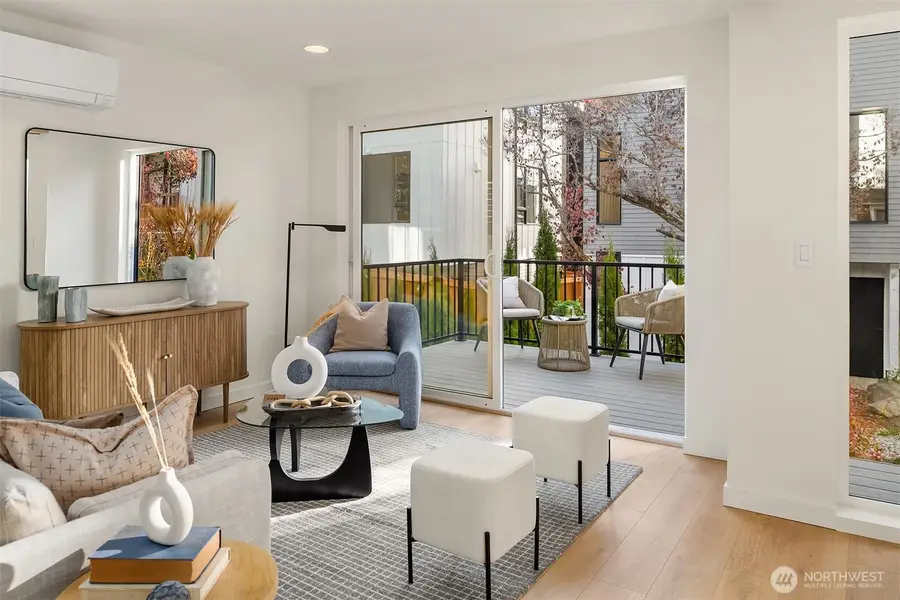 2534 30th Avenue W, Seattle, WA 98199 - #3