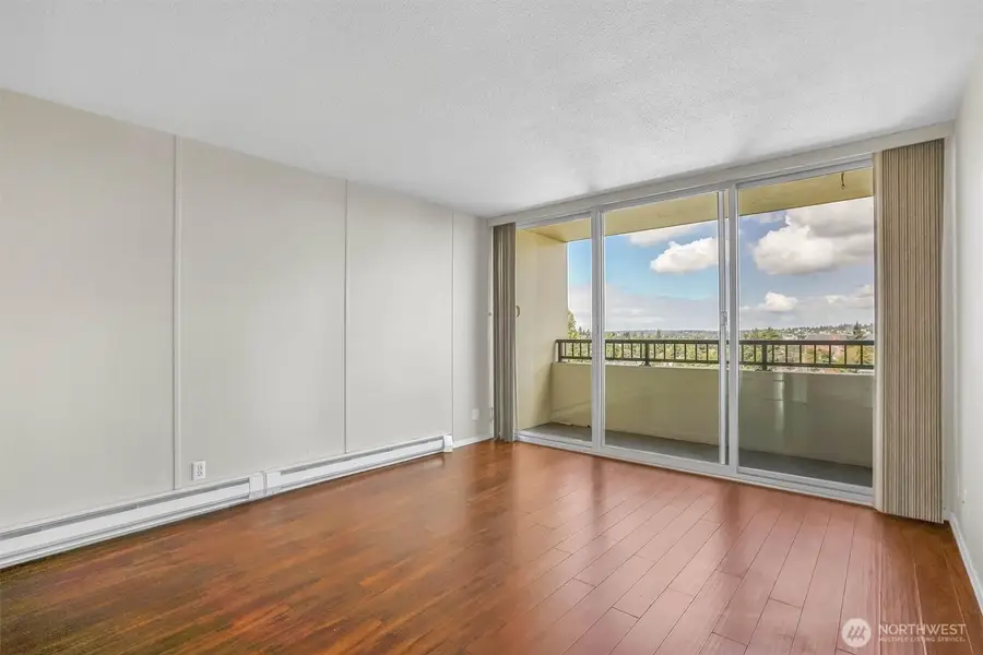4540 8th Avenue Ne #1403, Seattle, WA 98105 - #2