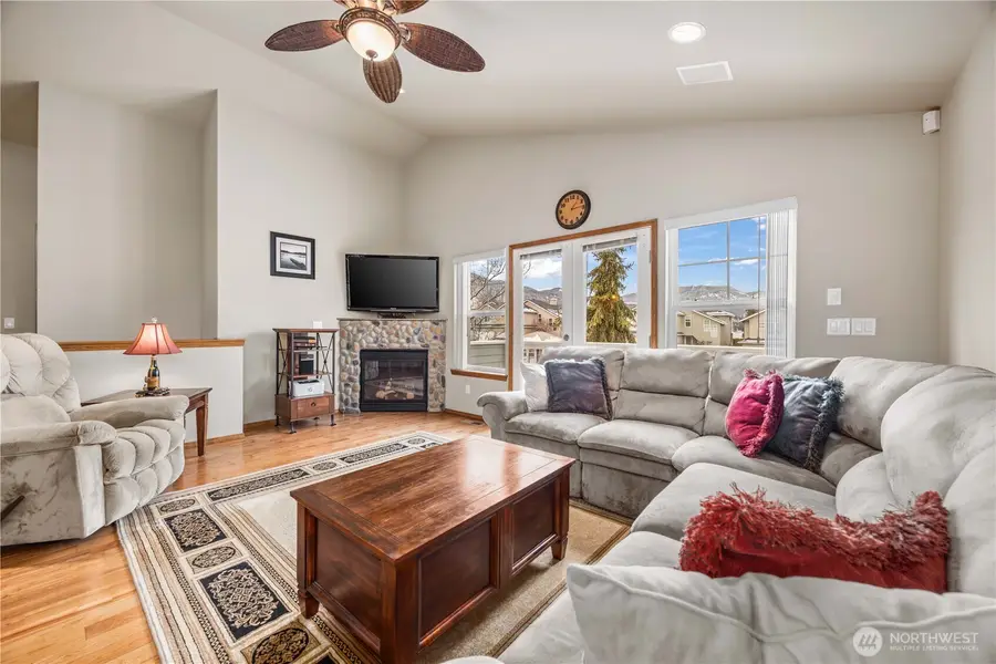 222 Parkway Drive, Manson, WA 98831 - #3