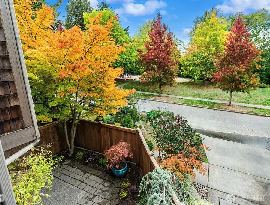 9513 Ashworth Avenue N, Seattle, WA 98103 - #2
