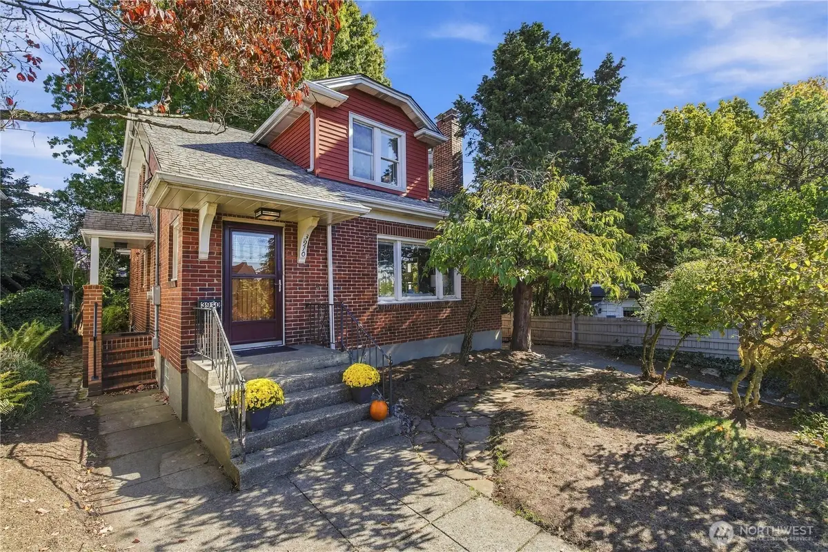3910 Woodlawn Avenue N, Seattle, WA 98103 - #1