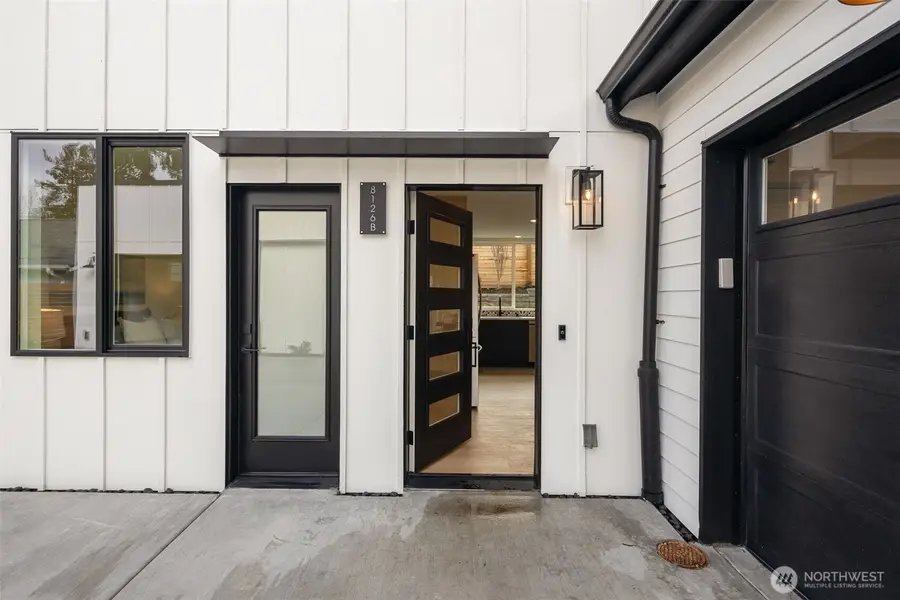 8126 17th Avenue Sw #B, Seattle, WA 98106 - #2