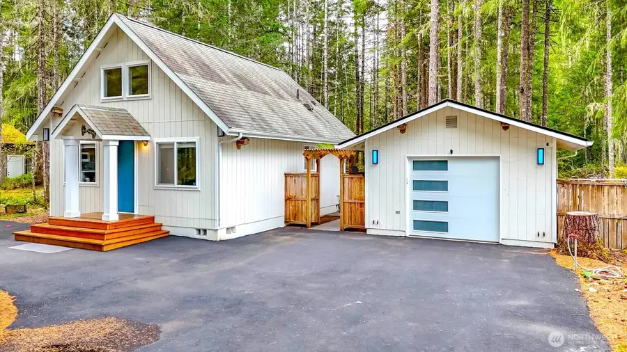 250 N Lakeview, Hoodsport, WA 98548 - #2