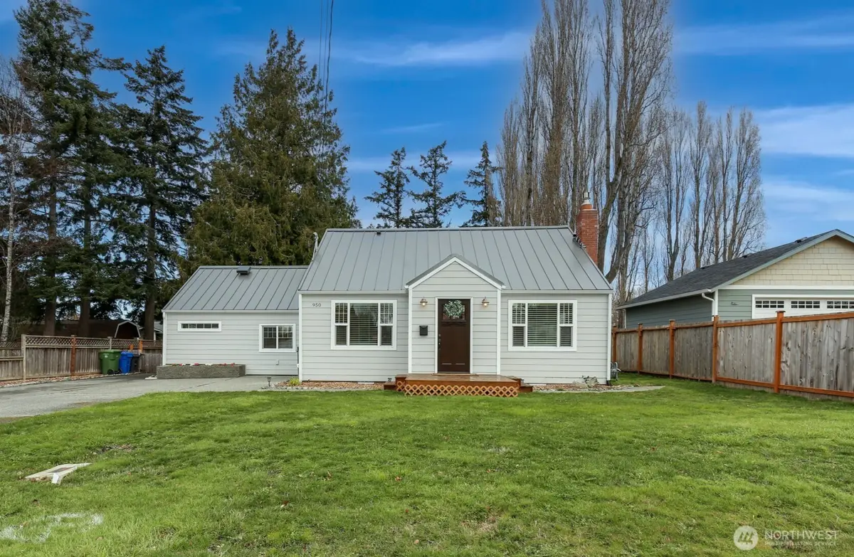 950 SE 4th Avenue, Oak Harbor, WA 98277 - #1