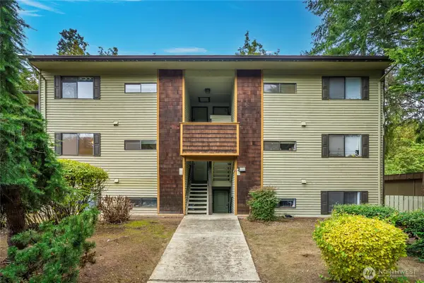 23405 16th Avenue S #C203, Des Moines, WA 98198
