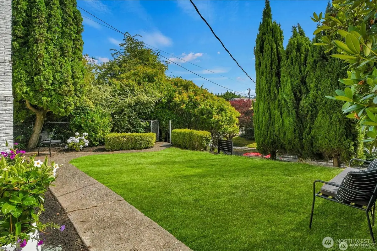 2353 Federal Avenue E, Seattle, WA 98102 - #1