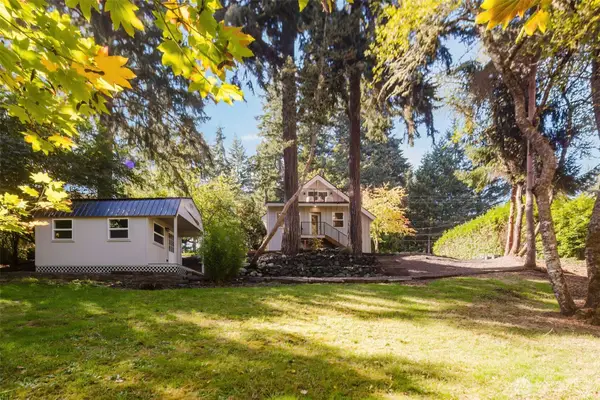 6338 Blakely Avenue Ne, Bainbridge Island, WA 98110