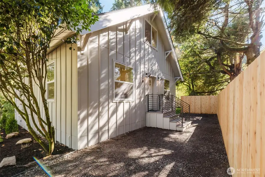 6338 Blakely Avenue Ne, Bainbridge Island, WA 98110 - #3