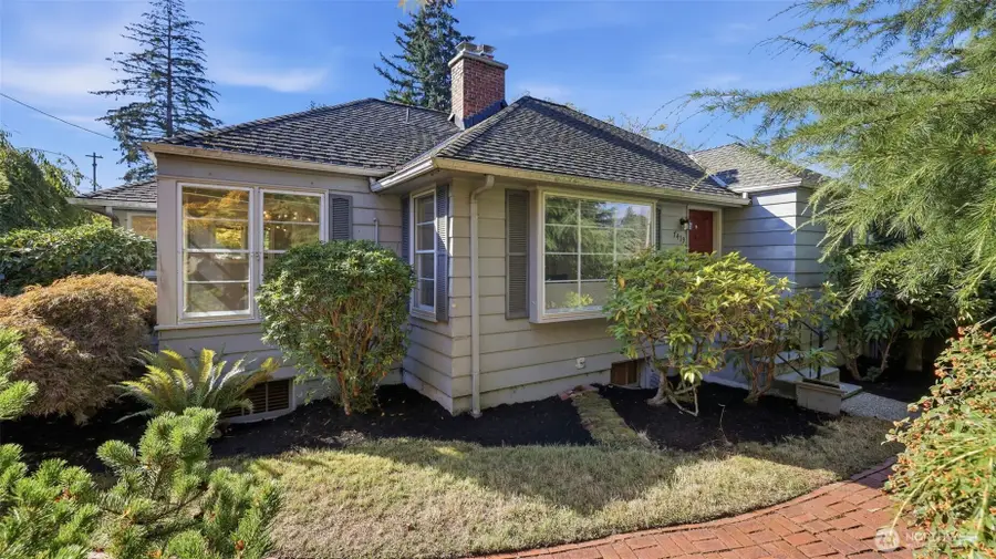 7419 48th Avenue Ne, Seattle, WA 98115 - #2