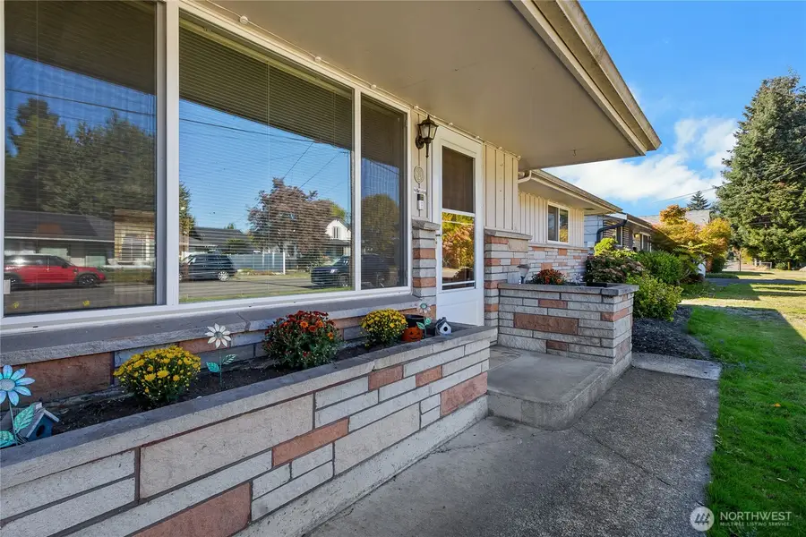 820 9th Avenue Nw, Puyallup, WA 98371 - #2