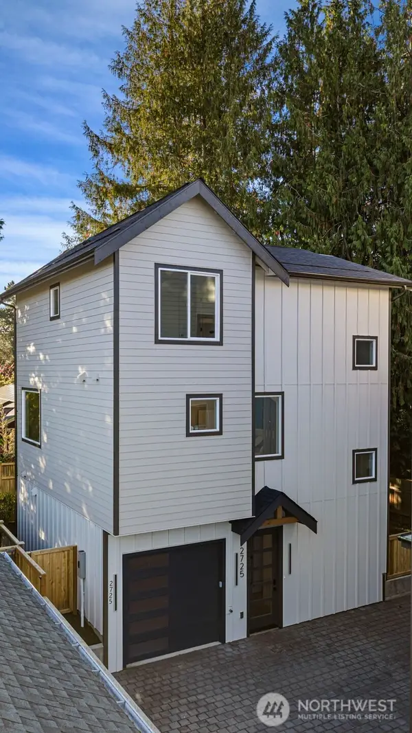 2725 Belvidere Avenue Sw, Seattle, WA 98126