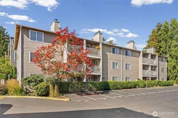 1132 N 198th Street #C302, Shoreline, WA 98133