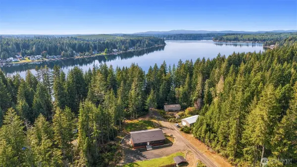 4311 E Mason Lake Drive W, Grapeview, WA 98546