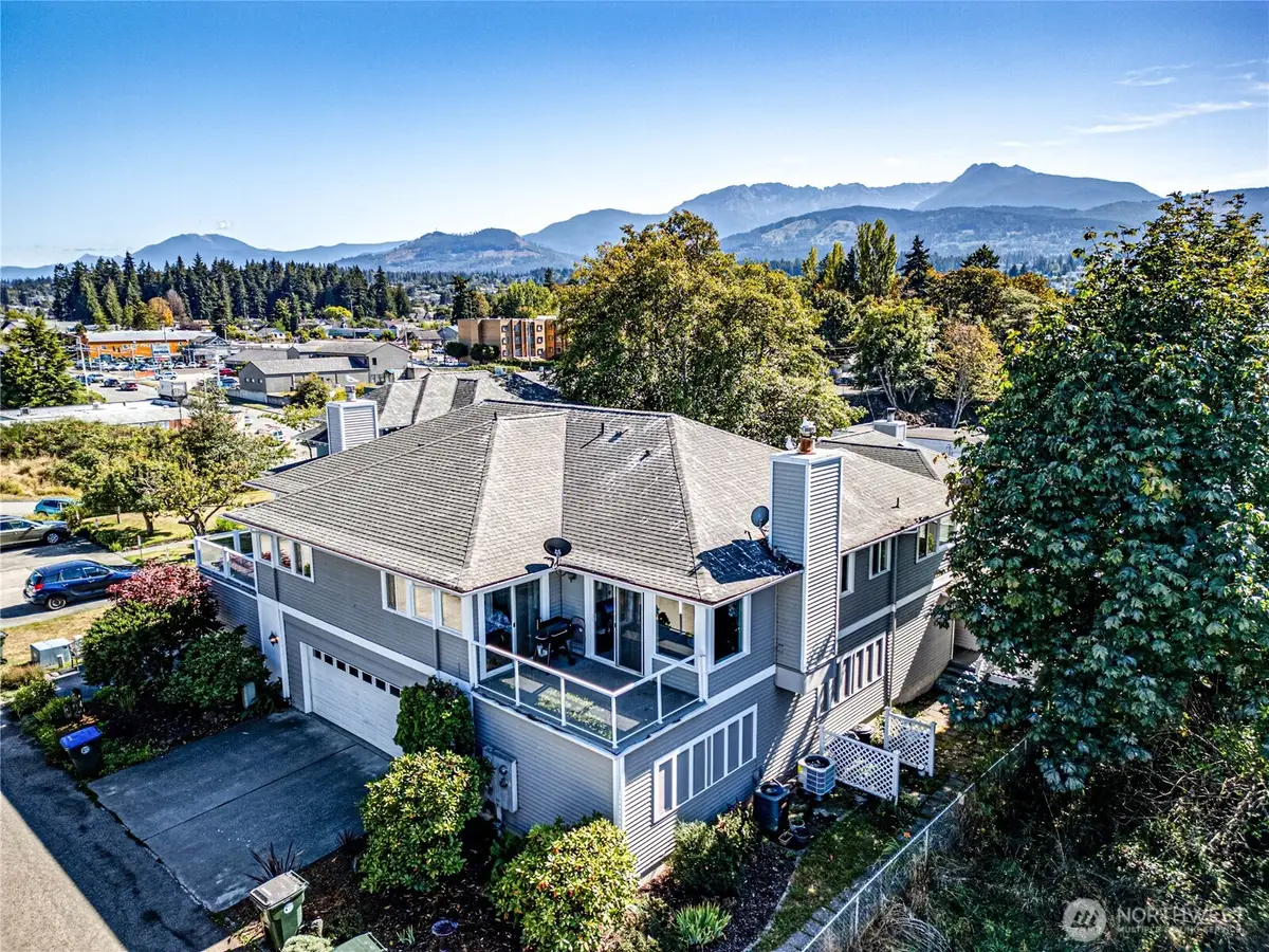 229 E 1st St Unit 1, Port Angeles, WA 98362 - #1