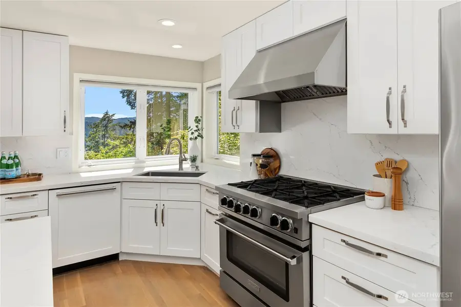 9210 Parkwood Ridge Road, Mercer Island, WA 98040 - #3