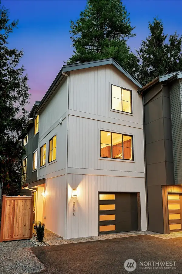 1216 NE 103rd Street, Seattle, WA 98125