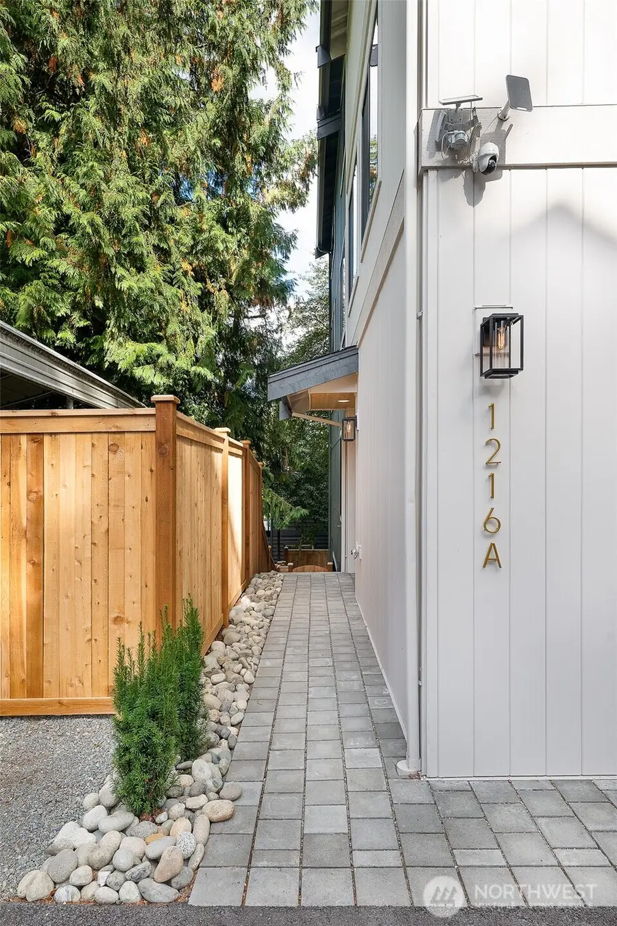 1216 NE 103rd Street, Seattle, WA 98125 - #2