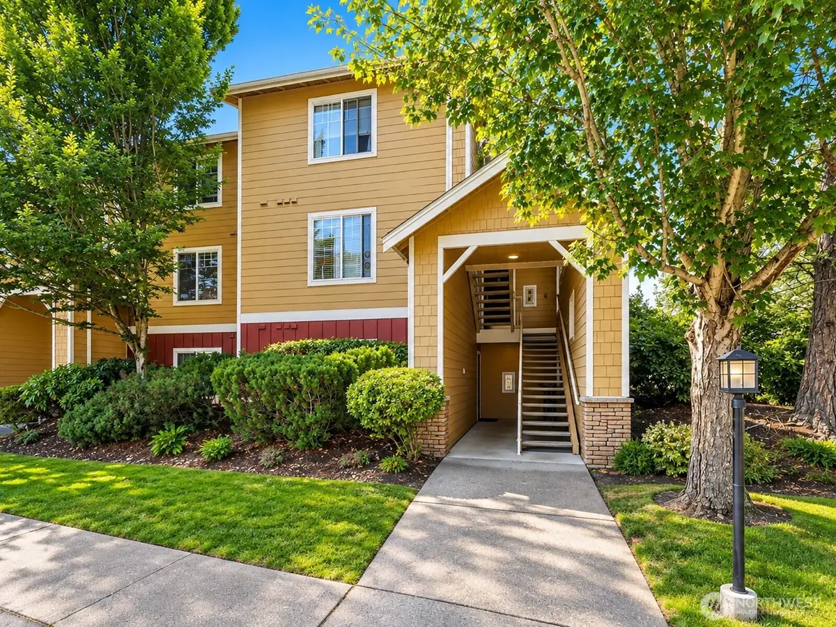 710 240th Way Se #G-104, Sammamish, WA 98074 - #1
