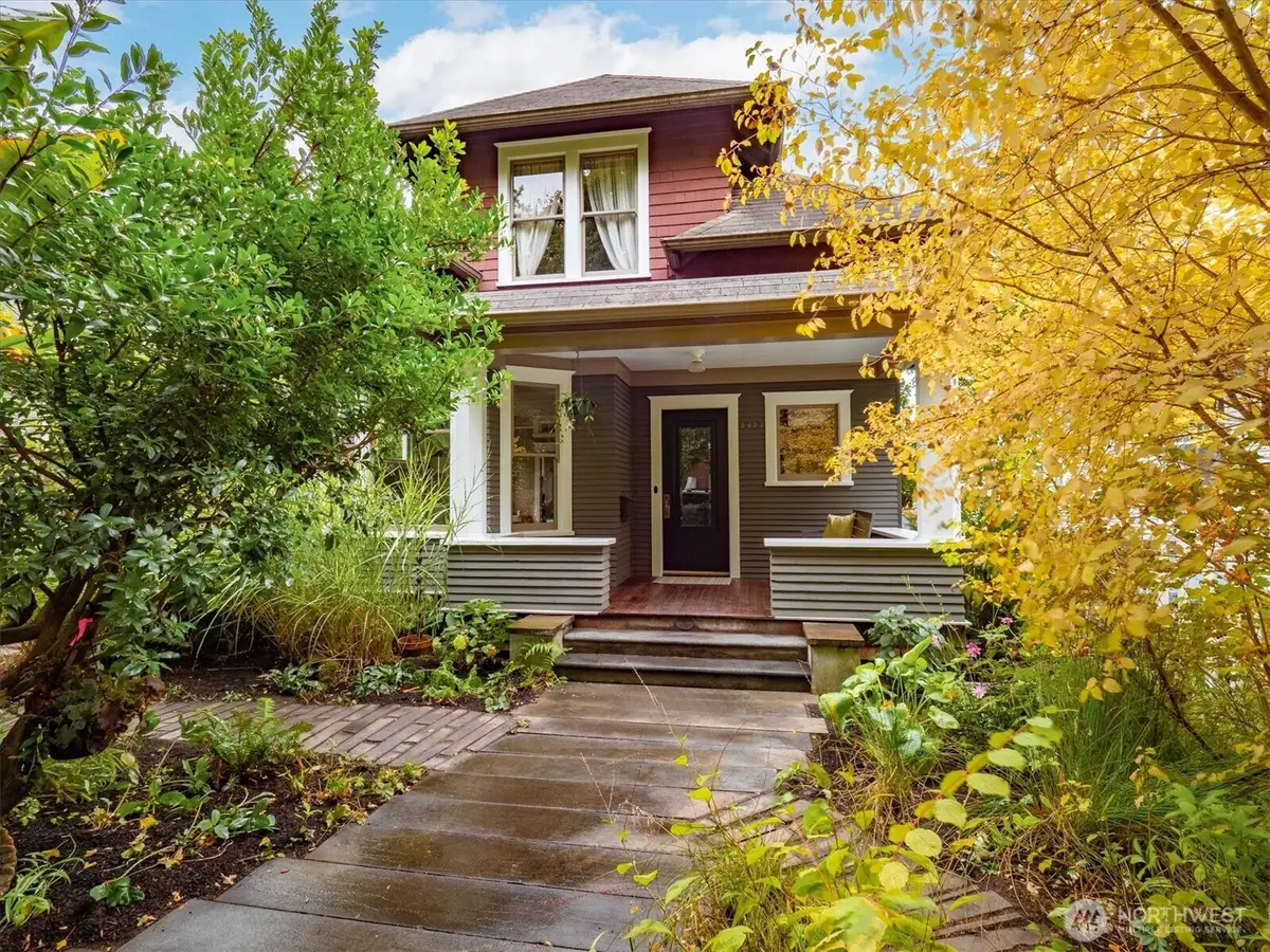 2423 8th Avenue W, Seattle, WA 98119 - #1