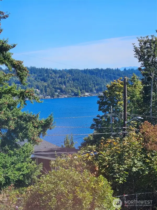 11711 Exeter Avenue Ne, Seattle, WA 98125